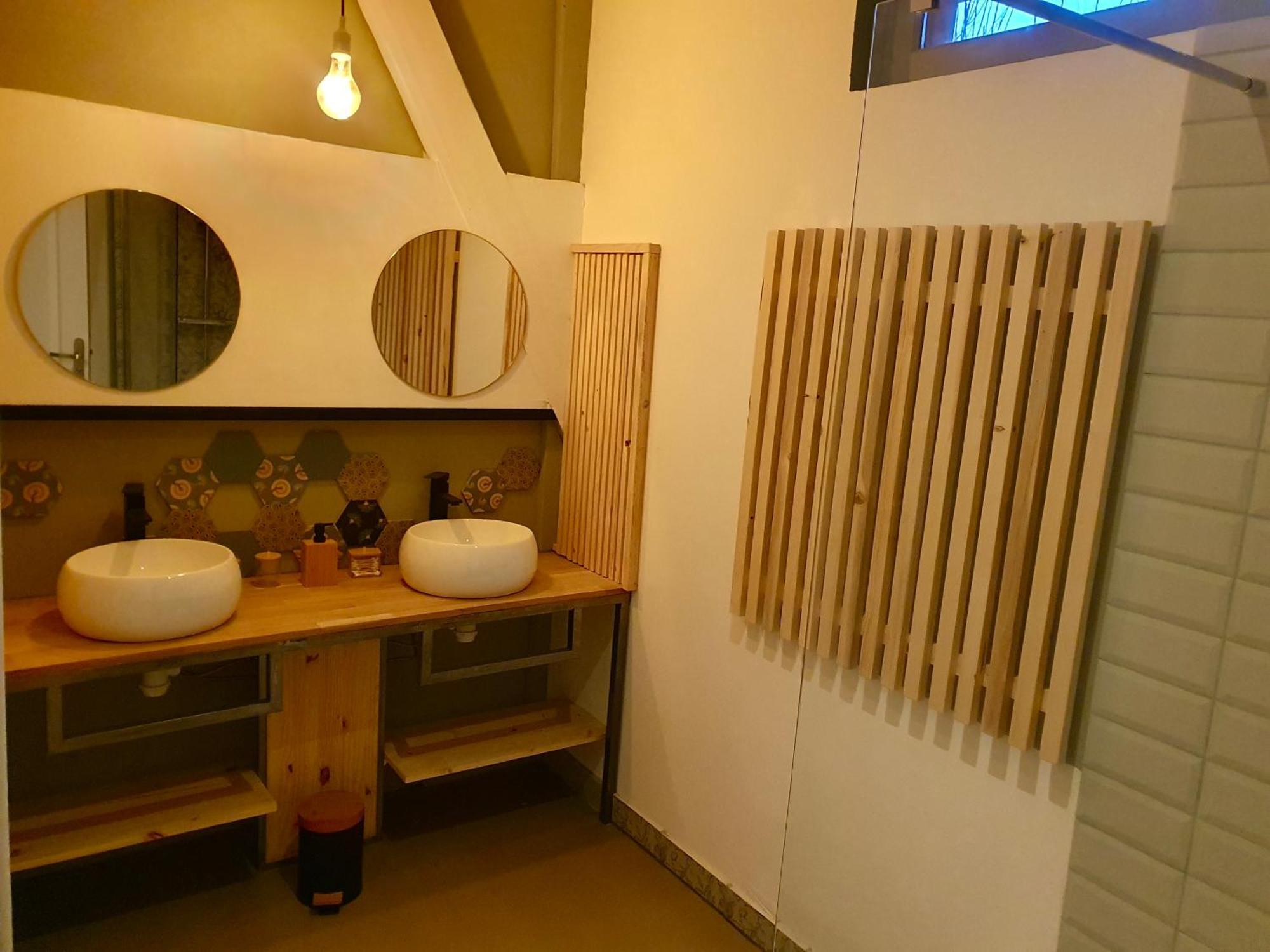 D'hotes Du Domaine De Bourbacoup Bed & Breakfast *